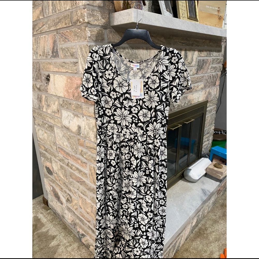 NWT - LuLaRoe Riley Maxi Dress - Black & White Floral Print - Size Medium